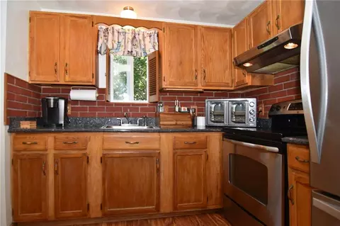 38 Sandy Ln, Westerly, RI 02891 photo 5