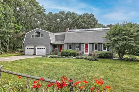 13 Forest St, Douglas, MA 01516
