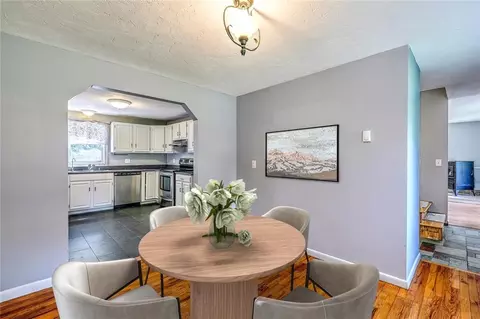 13 Forest St, Douglas, MA 01516 photo 4
