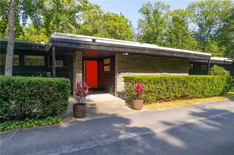 295 Cedar Ave, East Greenwich, RI 02818