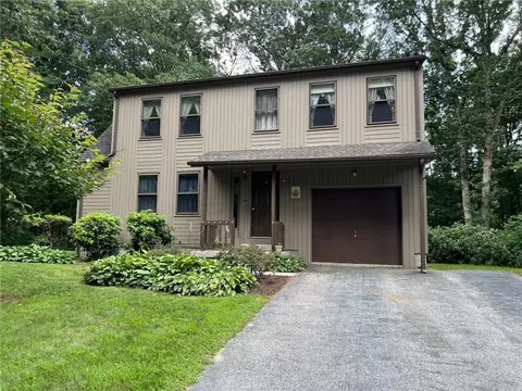 90 Ellen Ln, Cranston, RI 02921