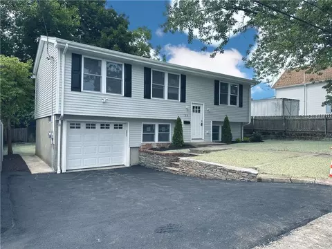 13 Rosemont Ter, North Providence, RI 02911