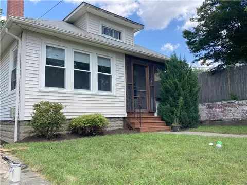 95 Cliffdale Ave, Cranston, RI 02905