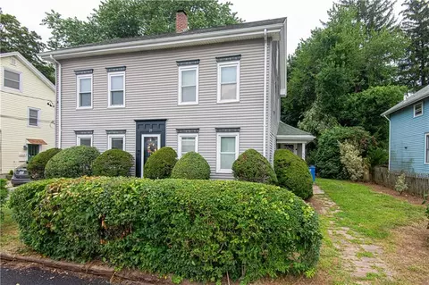 23 Yates St, Lincoln, RI 02865