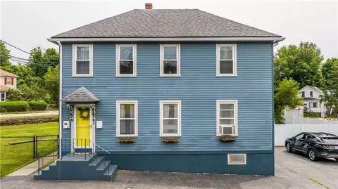 47 Phenix Ave, West Warwick, RI 02893