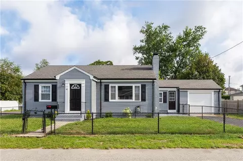 41 North St, East Providence, RI 02915