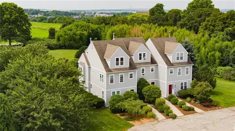 201 Fairway Dr #201, Middletown, RI 02842