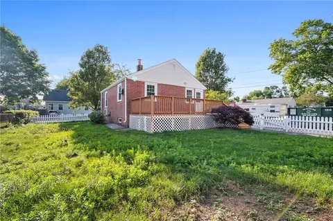 4 Catalpa Rd, Warwick, RI 02889 photo 18