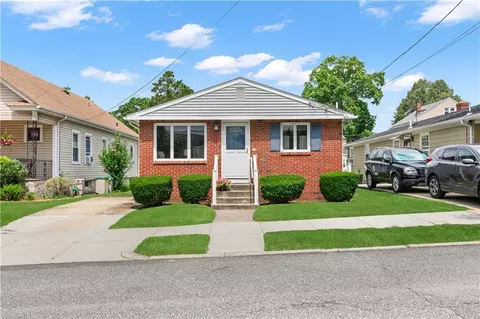 53 Mink Rd, Providence, RI 02908
