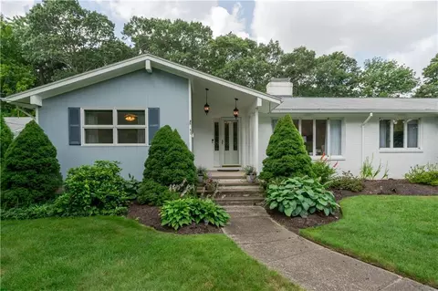 46 W River Pkwy, North Providence, RI 02911