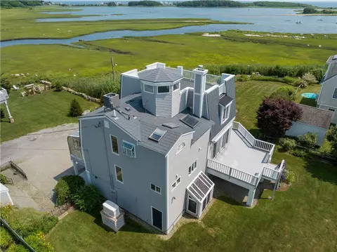 3 Creek St, Mattapoisett, MA 02739