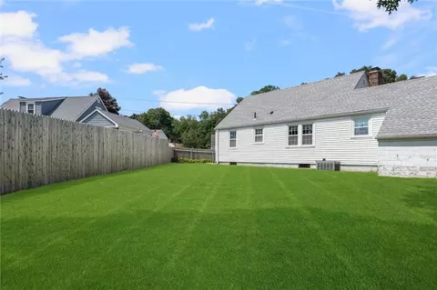 138 Massasoit Dr, Warwick, RI 02888 photo 28