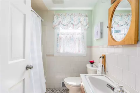 138 Massasoit Dr, Warwick, RI 02888 photo 18