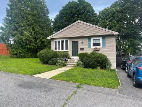 48 Harrison St, Cumberland, RI 02864