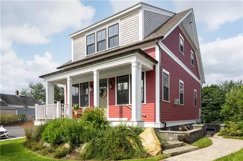 15 Castle St #9, East Greenwich, RI 02818