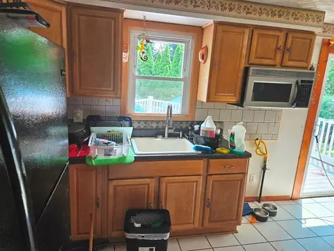39 Bayberry Rd, Woonsocket, RI 02895 photo 5