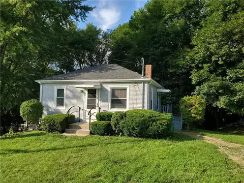 20 Princeton Ave, Warwick, RI 02889