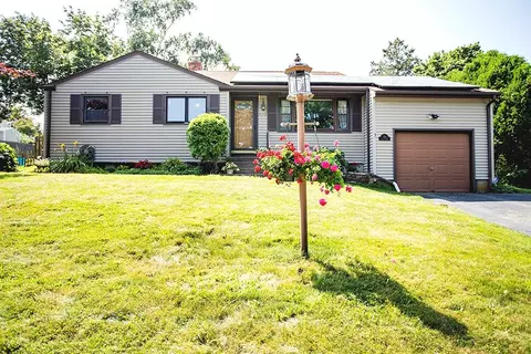 320 Water St, Portsmouth, RI 02871