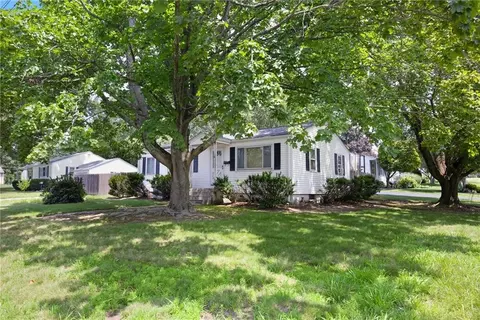 60 Meader St, Warwick, RI 02888 photo 4