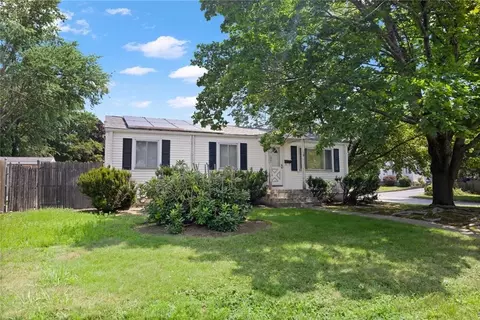 60 Meader St, Warwick, RI 02888 photo 2