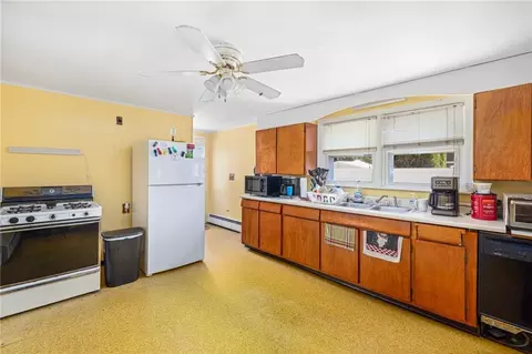 60 Meader St, Warwick, RI 02888 photo 8