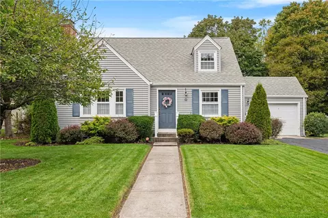 85 Puritan Dr, Warwick, RI 02888