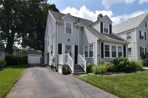 98 Longwood Ave, Warwick, RI 02888