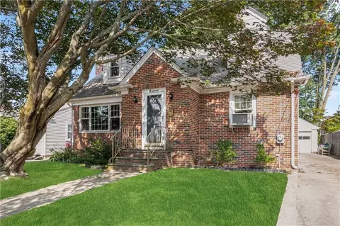 18 Cherry St, North Providence, RI 02911