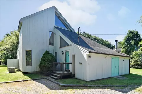 516 Green Hill Beach Rd, South Kingstown, RI 02879