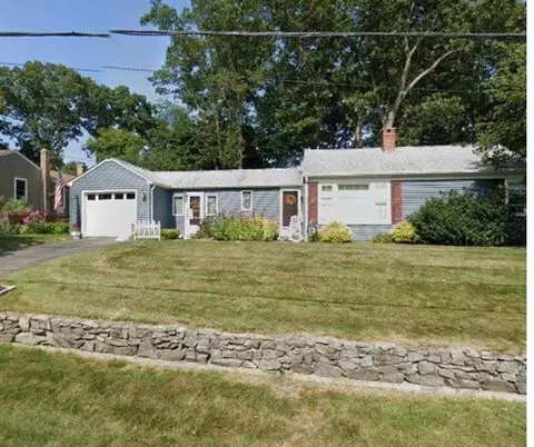21 Garvin St, Cumberland, RI 02864