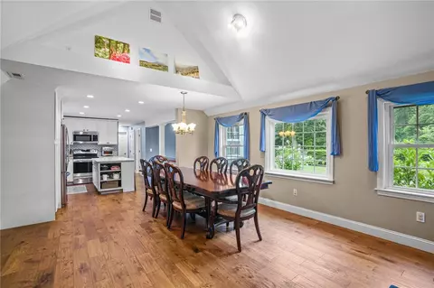 36 Barton Ave, Warren, RI 02885 photo 11