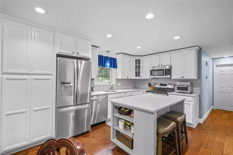 36 Barton Ave, Warren, RI 02885 photo 3