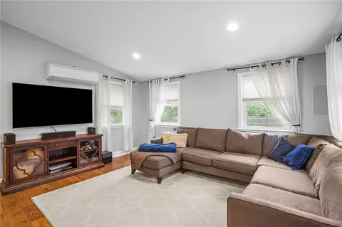 36 Barton Ave, Warren, RI 02885 photo 13