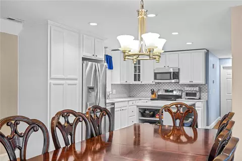 36 Barton Ave, Warren, RI 02885 photo 4