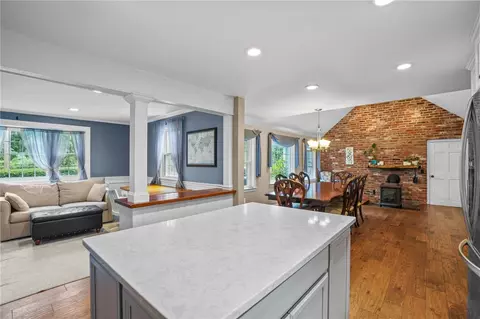 36 Barton Ave, Warren, RI 02885 photo 7