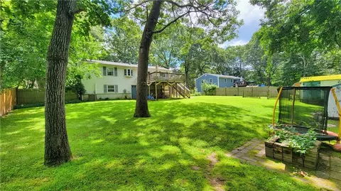 111 Oak Tree Ave, Warwick, RI 02886 photo 5