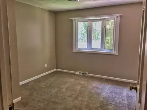 111 Oak Tree Ave, Warwick, RI 02886 photo 14