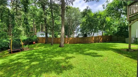 111 Oak Tree Ave, Warwick, RI 02886 photo 3
