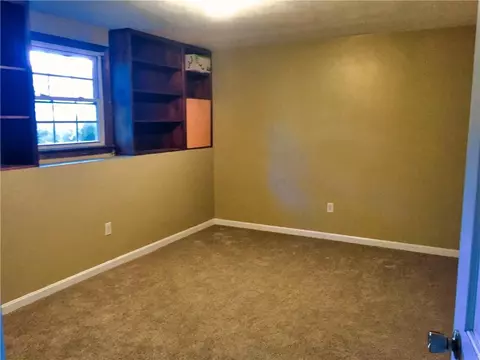 111 Oak Tree Ave, Warwick, RI 02886 photo 19