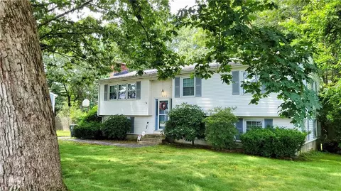 111 Oak Tree Ave, Warwick, RI 02886 photo 2
