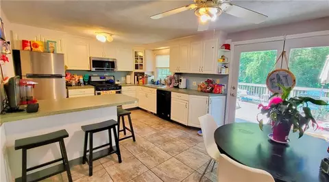 111 Oak Tree Ave, Warwick, RI 02886 photo 16