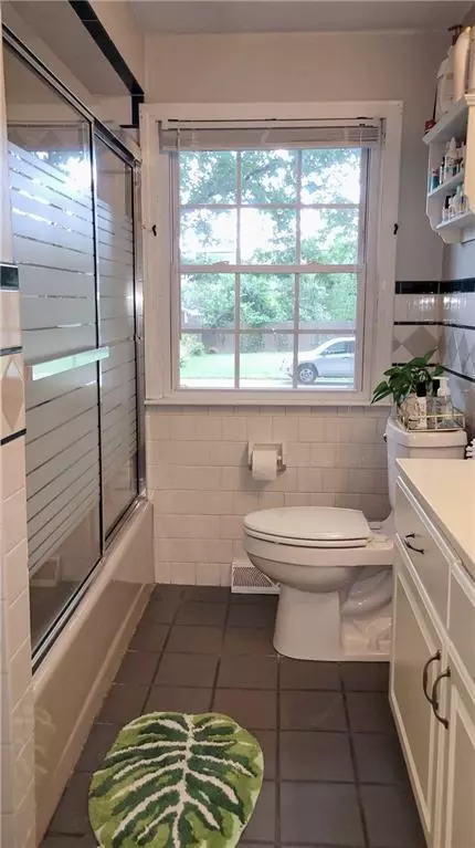 111 Oak Tree Ave, Warwick, RI 02886 photo 15