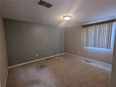 943 Halifax Dr, Warwick, RI 02886 photo 5