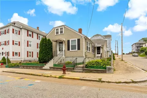 55 6 Th Ave, Woonsocket, RI 02895