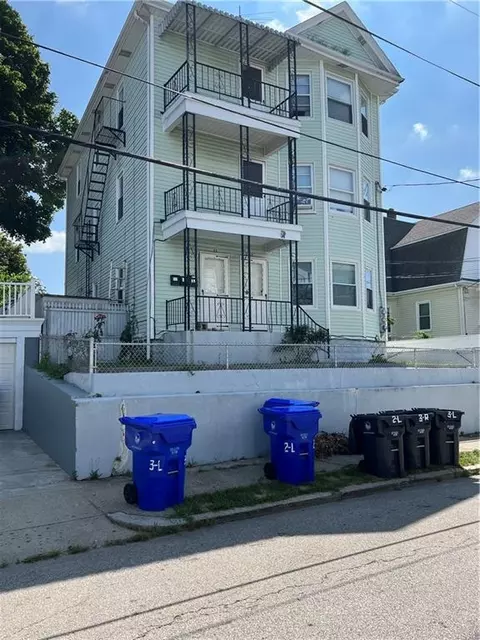 35 Larch St, Pawtucket, RI 02860