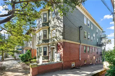 376 Benefit St, Providence, RI 02903