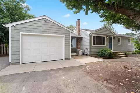 14 Creighton Pl, Coventry, RI 02816