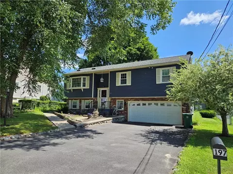 197 Capwell Ave, Woonsocket, RI 02895