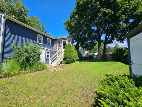 197 Capwell Ave, Woonsocket, RI 02895 photo 4