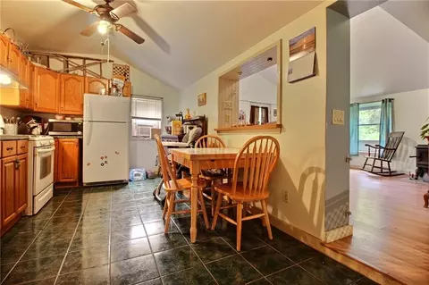 3 Cottage St, Westerly, RI 02891 photo 5